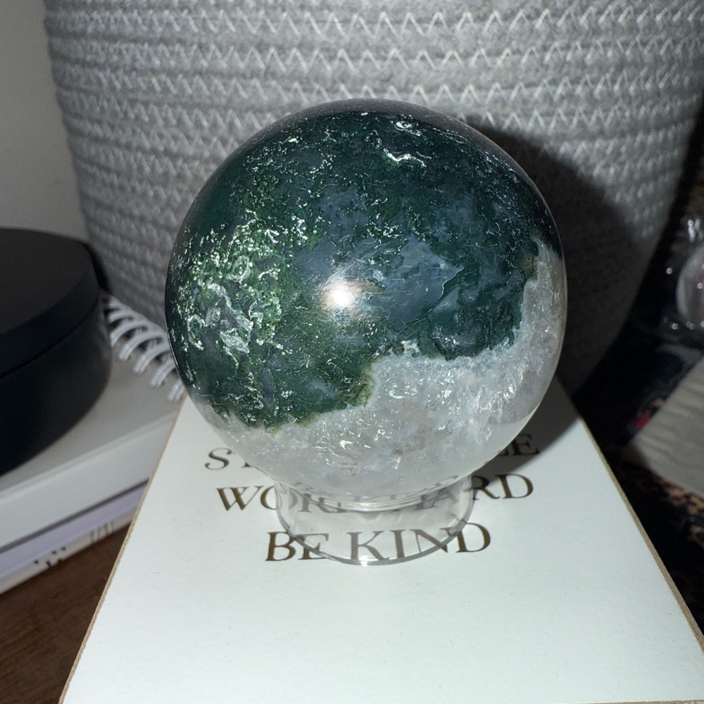Moss agate sphere - Picture 4 of 5